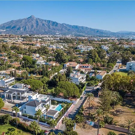 Holiday home Excepcional Cerca Playa De Cortijo Blanco Marbella